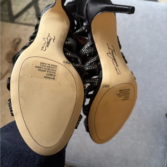 Women's Vince Camuto Fantin Shoe Black Strappy Sandal Heels SZ 6.5 - Picture 2 of 3